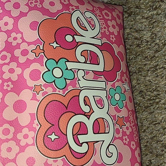 Barbie Make-up Accessory Bag - Picture 2 of 7